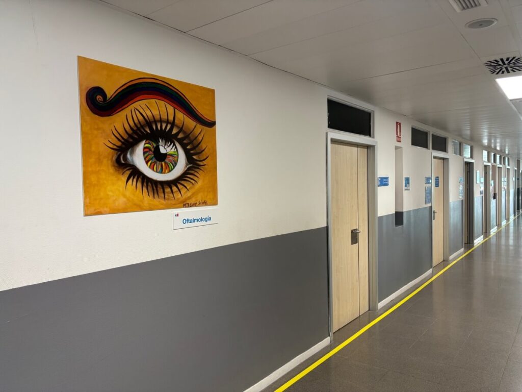 ¡El arte como impulsor de la humanización de los hospitales! El Hospital publico Universitario Infanta Leonor impulsa la humanización a través de cuadros decorativos en el área de Consultas Externas.