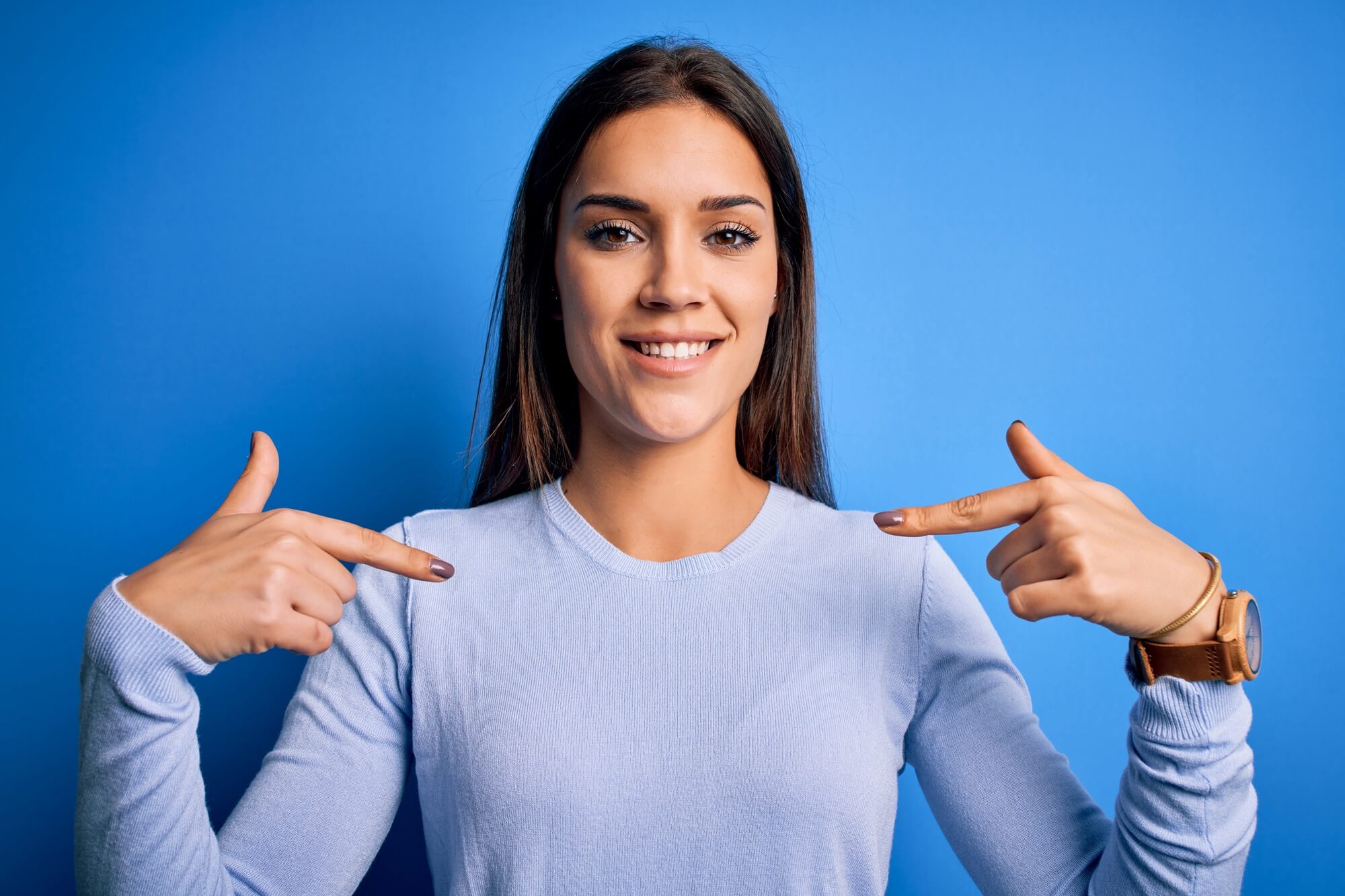 La relación entre las personas altamente sensibles (PAS), la autoestima frágil y el narcisismo vulnerable es un tema que suele generar confusión. Esto ocurre porque existen algunos rasgos que, observados de manera superficial, pueden parecer similares.